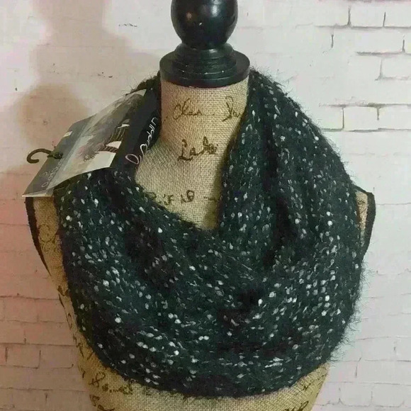 Cuddl Duds Black Speckled Knit Infinity Sc… - Picture 1 of 4